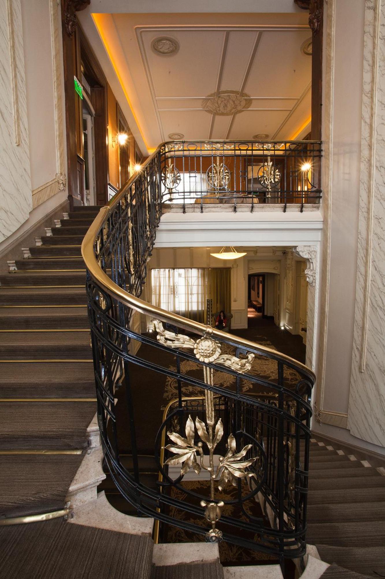 Savoy Hotel — Photos 1